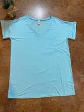 Load image into Gallery viewer, FEELS SO GOOD POCKET TEE- SKY BLUE - THAW Boutique 
