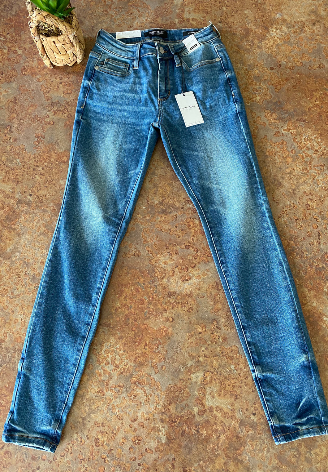 MEDIUM WASH SKINNY JEANS | JUDY BLUE - THAW Boutique 