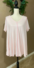 Load image into Gallery viewer, PRETTY IN PINK PLUS SIZE TOP - THAW Boutique 
