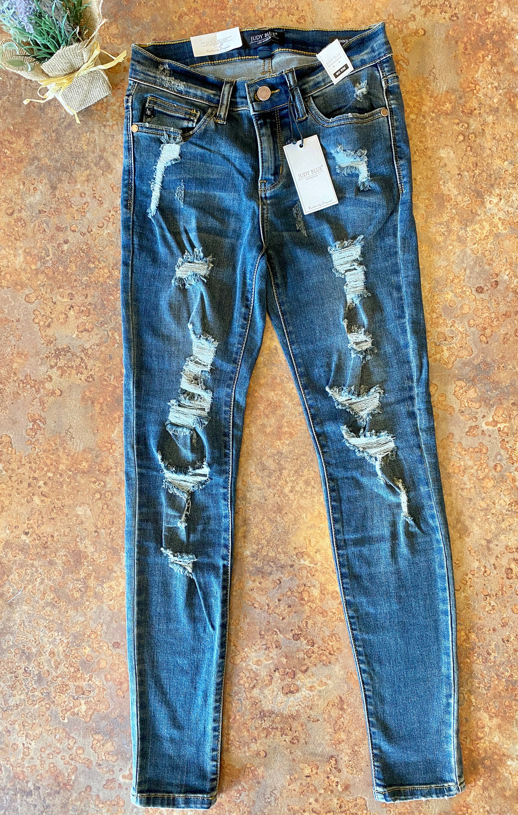 MID-RISE DISTRESSED DARK WASH SKINNY JEANS | JUDY BLUE - THAW Boutique 