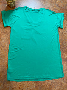 FEELS SO GOOD POCKET TEE- HUNTER GREEN - THAW Boutique 