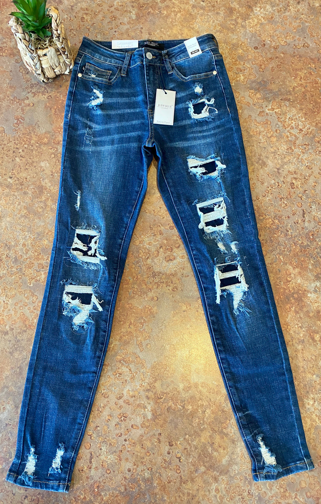 DARK PATCH MID-RISE DISTRESSED DARK WASH SKINNY JEANS | JUDY BLUE - THAW Boutique 