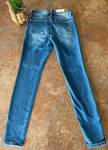 MEDIUM WASH SKINNY JEANS | JUDY BLUE - THAW Boutique 